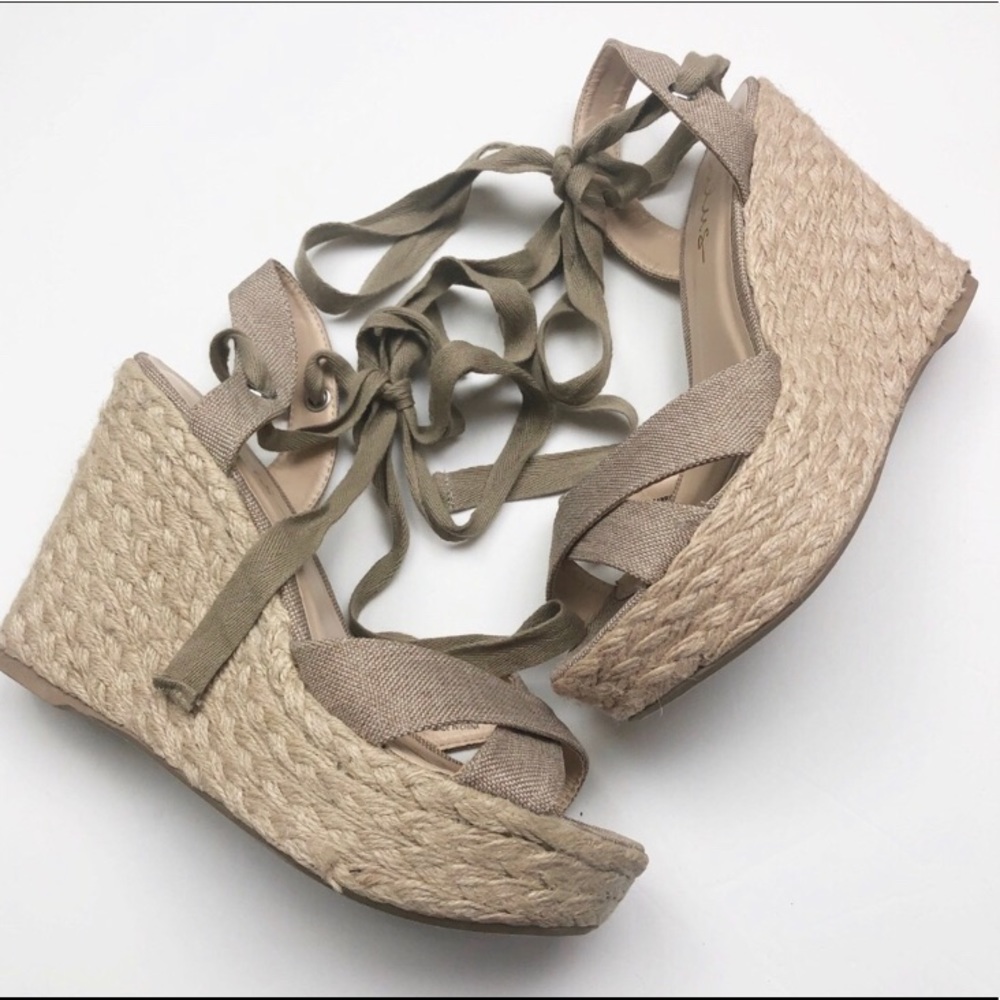 Lulu’s wedge heels
